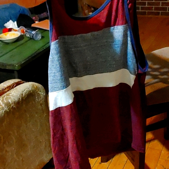 Tank top - Picture 2 of 3